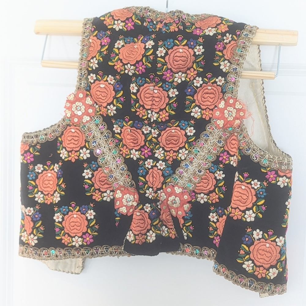 Vintage Handmade Black Multicolor Mexican Velvet Embroidered Floral Vest